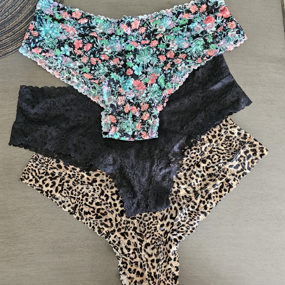 Victoria's Secret Lacie Cheeky x 3